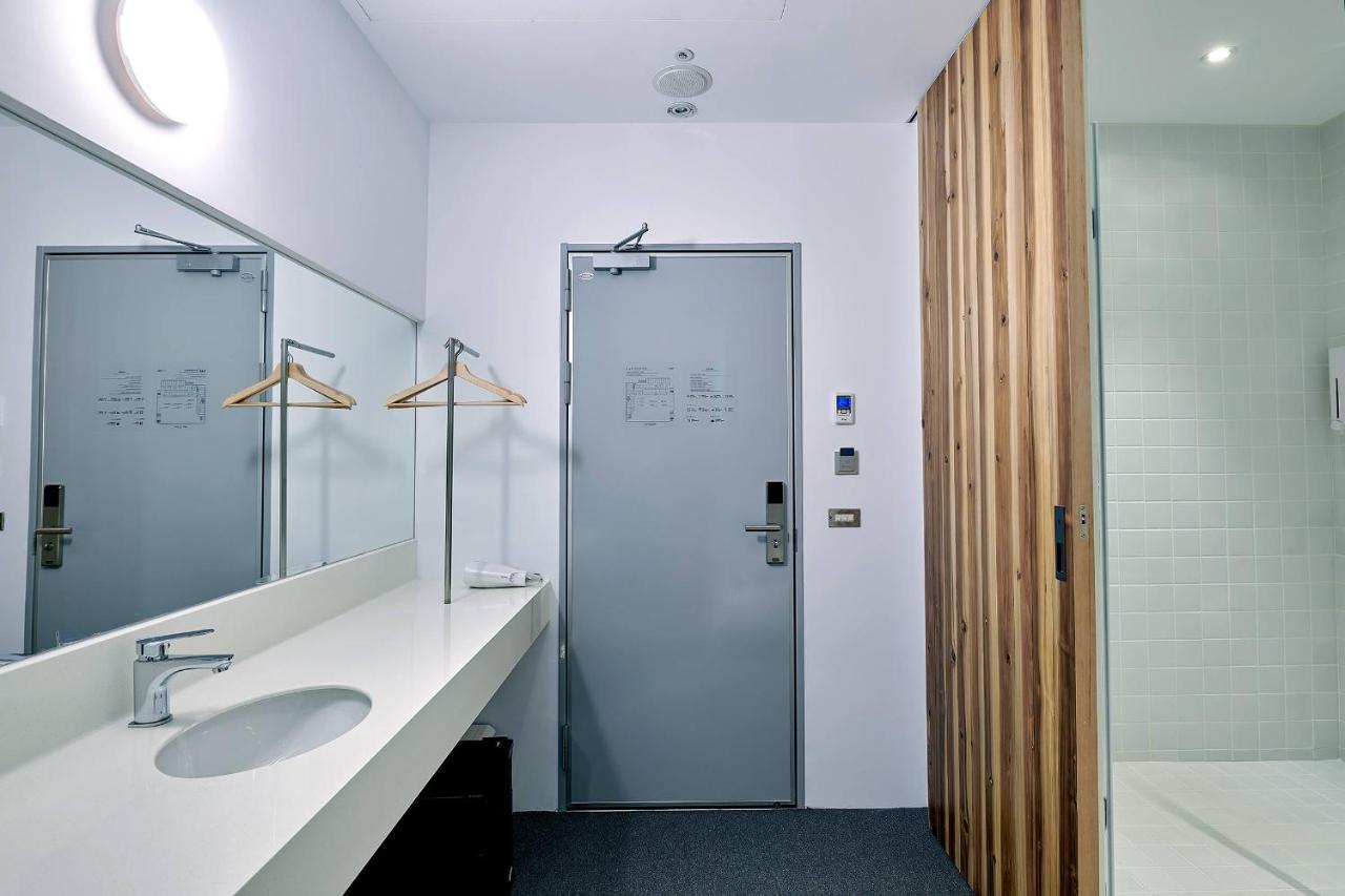 Star Hostel Taichung Parklane Εξωτερικό φωτογραφία